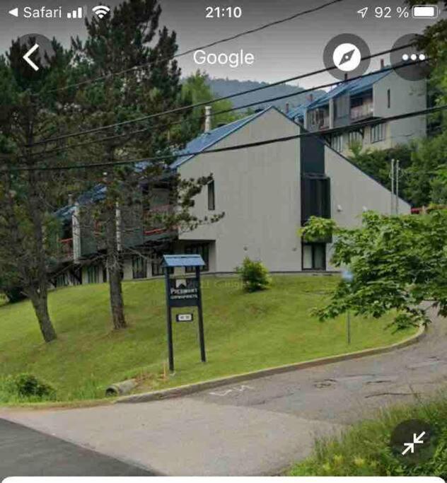 Superbe Condo Face Aux Pentes De Ski Stoneham!!! Экстерьер фото