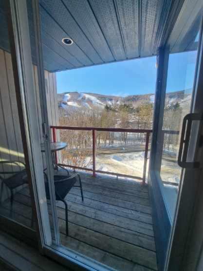 Superbe Condo Face Aux Pentes De Ski Stoneham!!! Экстерьер фото
