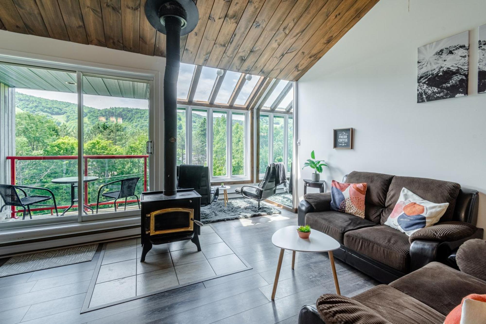 Superbe Condo Face Aux Pentes De Ski Stoneham!!! Экстерьер фото
