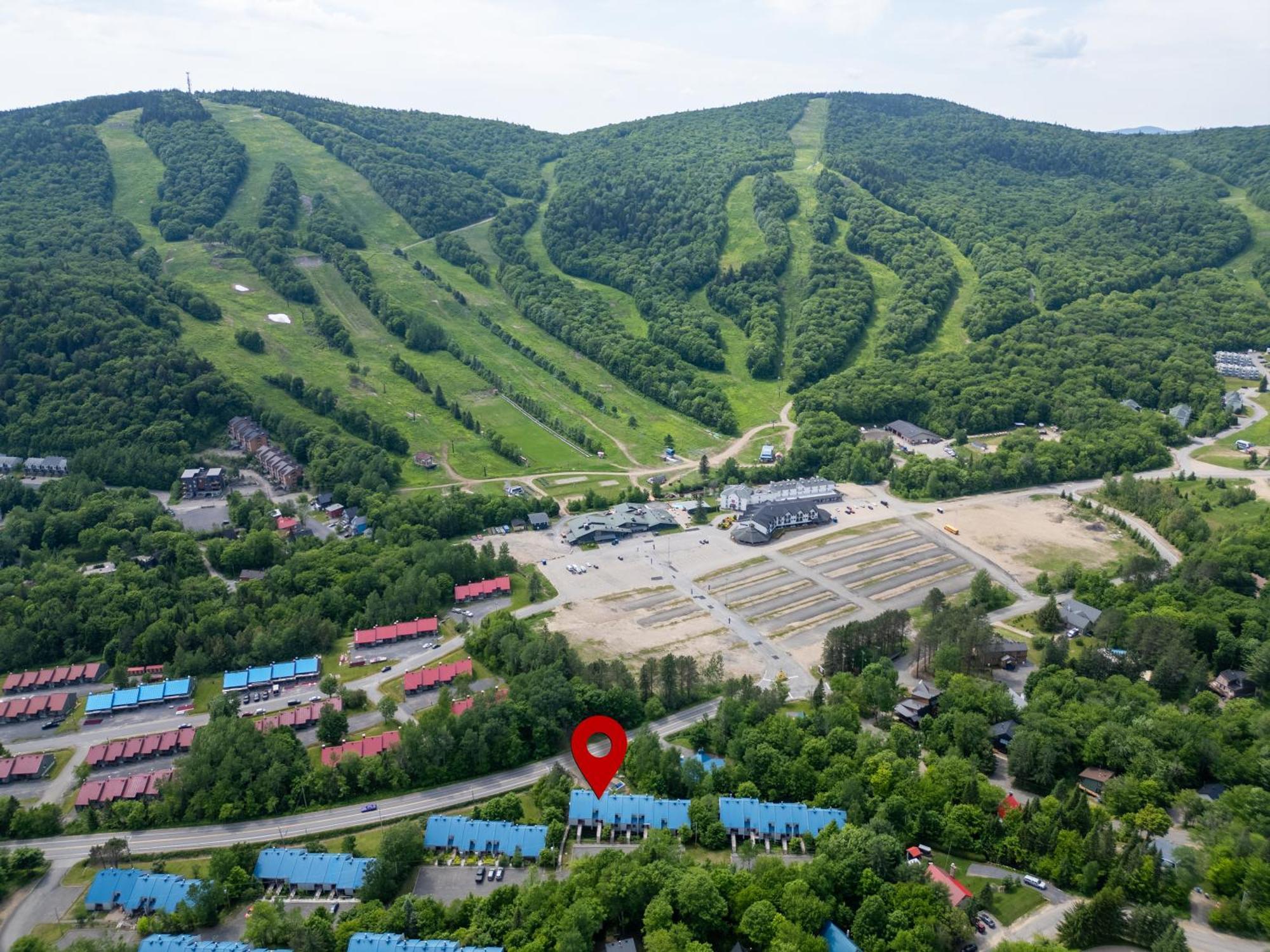 Superbe Condo Face Aux Pentes De Ski Stoneham!!! Экстерьер фото
